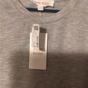 NWT....Womens Pink Rose cap sleeve T shirt Size Medium